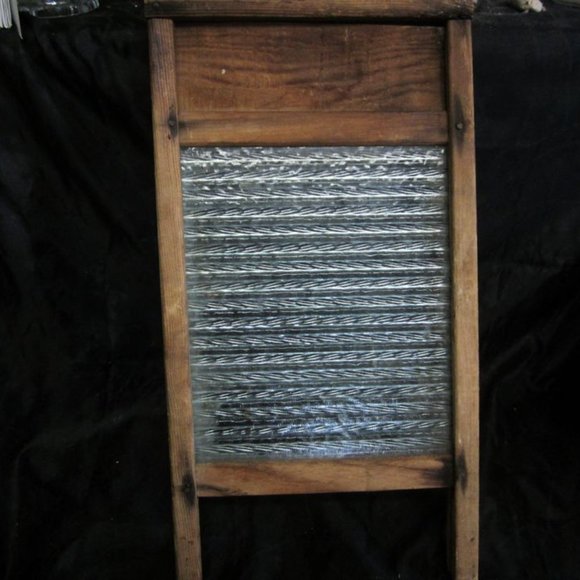 VTG 40'S WOODEN FRAMED WASHBOARD W/WAVY GLASS, FARMHOUSE CHIC DECOR - Picture 3 of 4
